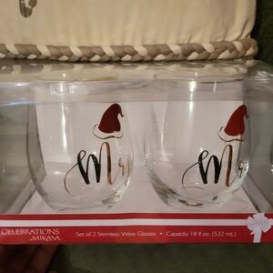 NWT Set of 4 Stemless Wine Glasses